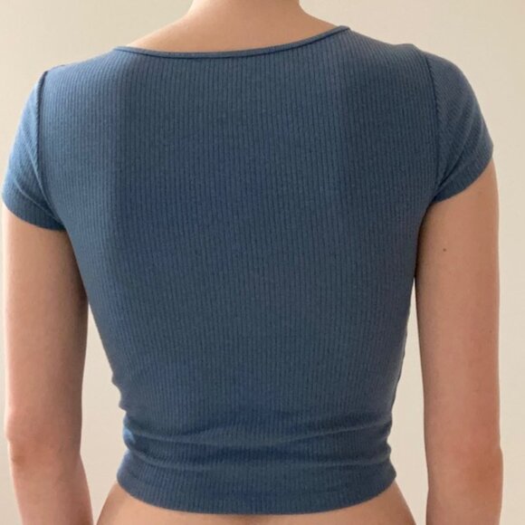 American Eagle Ribbed Blue Crop Top T-Shirt with Open Keyhole Tie-Front - Picture 3 of 5
